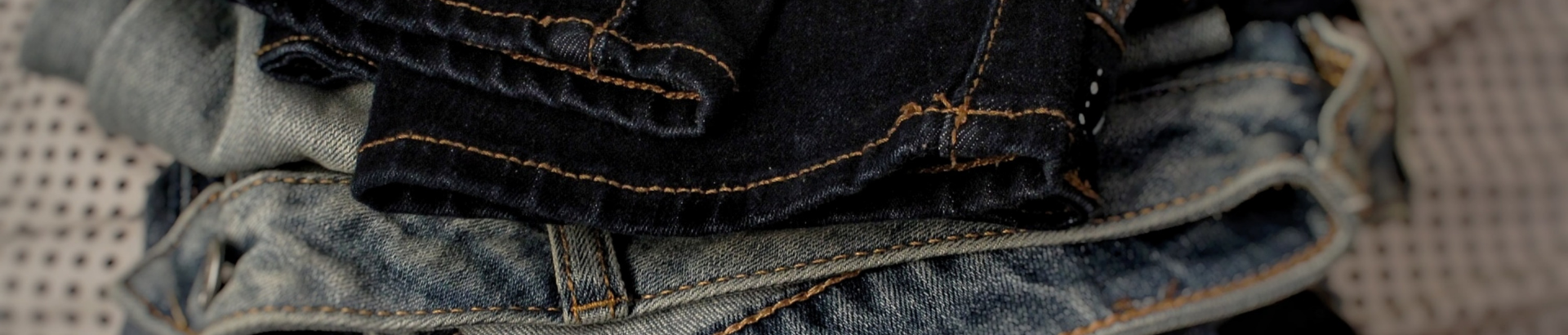 Gibt es für schwarze Jeans Spezielles zu beachten?