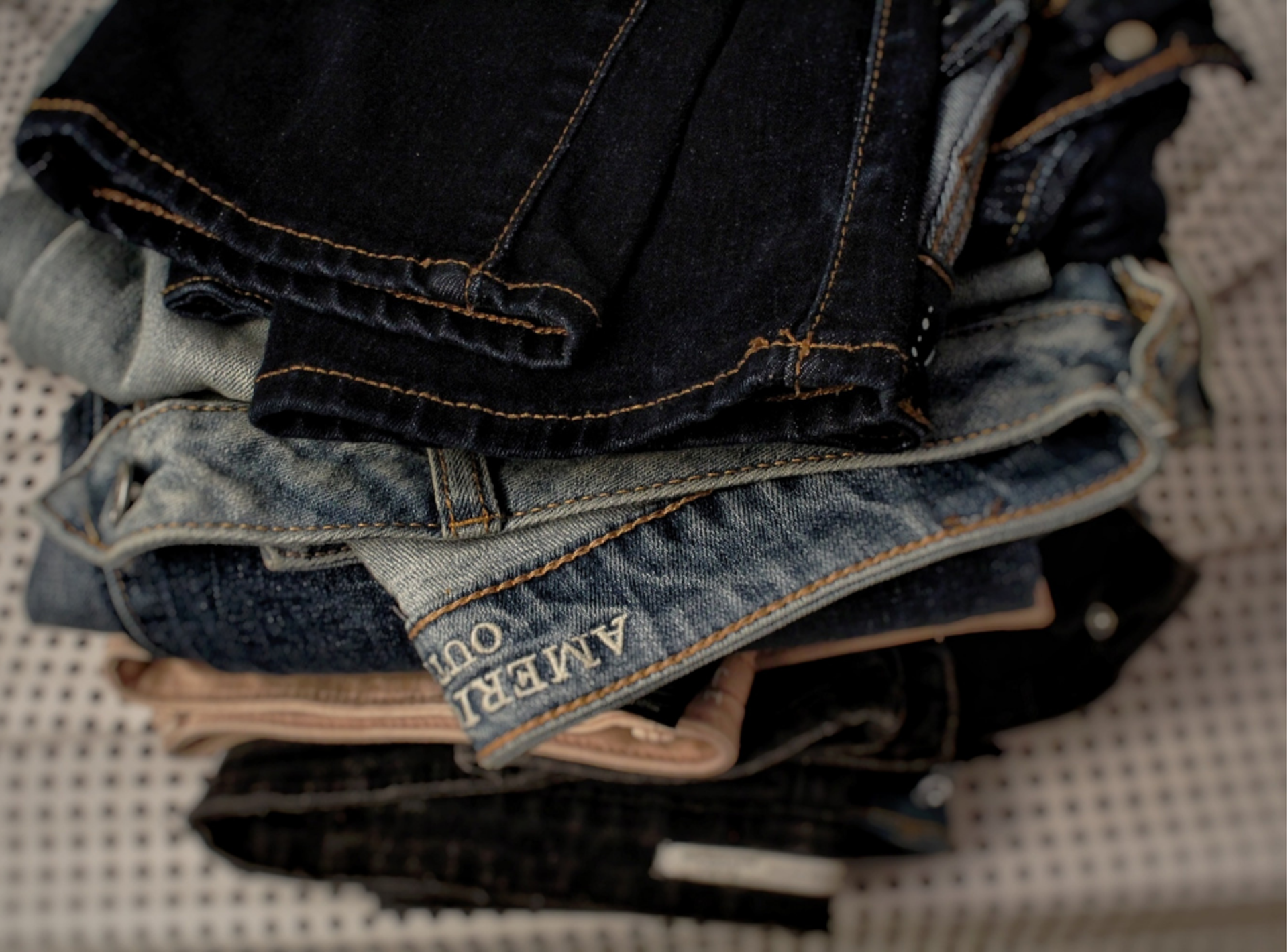 Gibt es Besonderheiten bei schwarzen Jeans?